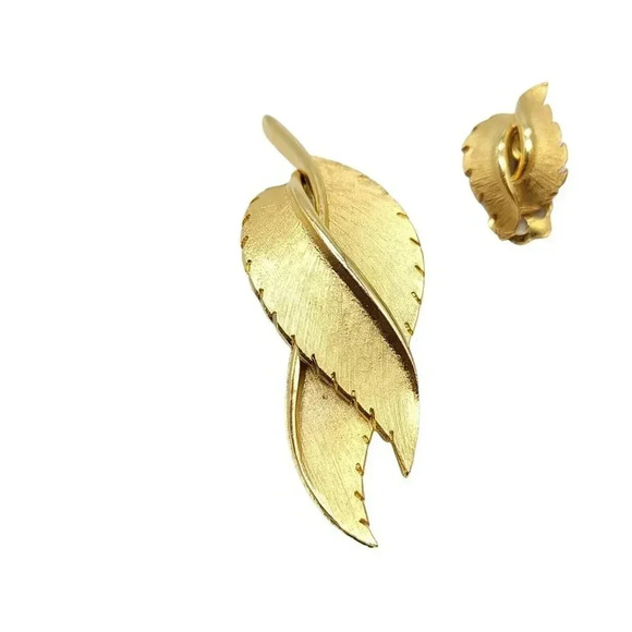 Matte Gold Tone Matching Leaf Brooch Clip Earring Set Vintage Mid Century - Picture 2 of 5